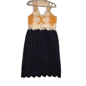 Elegant Feminine Cocktail Dress Blue,Tan,White Lace Applique Spaghetti Straps LG